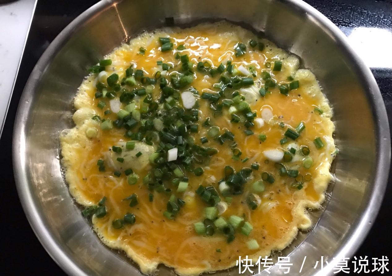 家常银鱼煎蛋，很适合做早餐，10分钟就搞定，鲜嫩好吃