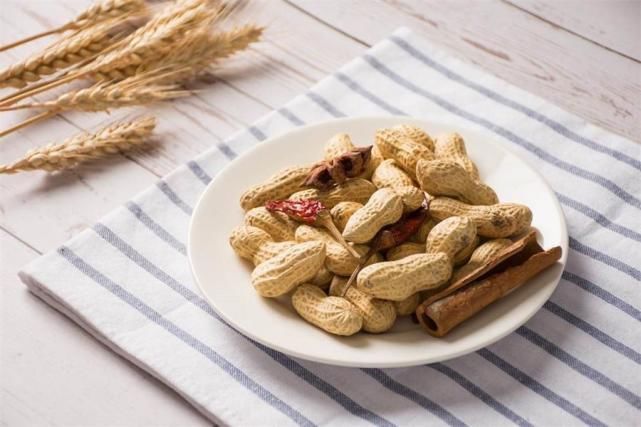 女人不想老太快,5种食物要多吃,美白养颜抗衰老,越吃越年轻