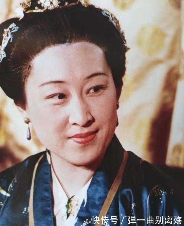 贾母@红楼梦:为什么有人怀疑薛姨妈是妾?在古代,姨娘不能随便叫