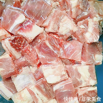 牛肉|小白也能轻松学会的牛腩焖土豆，不油腻超好吃哦