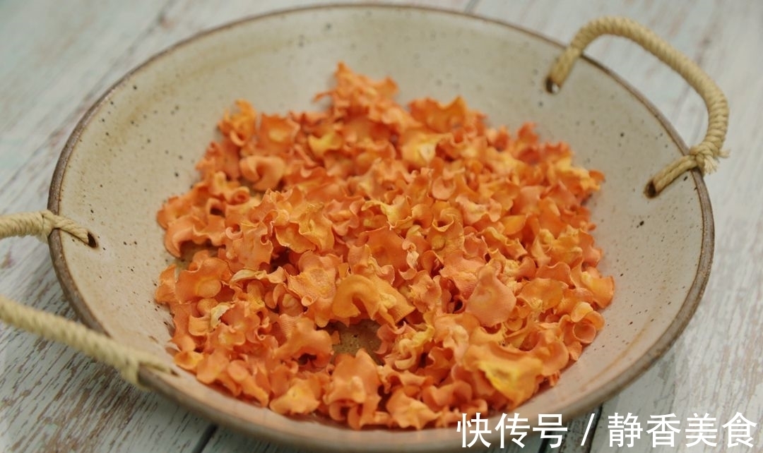 做法|胡萝卜别总炖煮烧,教你一个新做法,挑食的“熊孩子”吃得笑哈哈