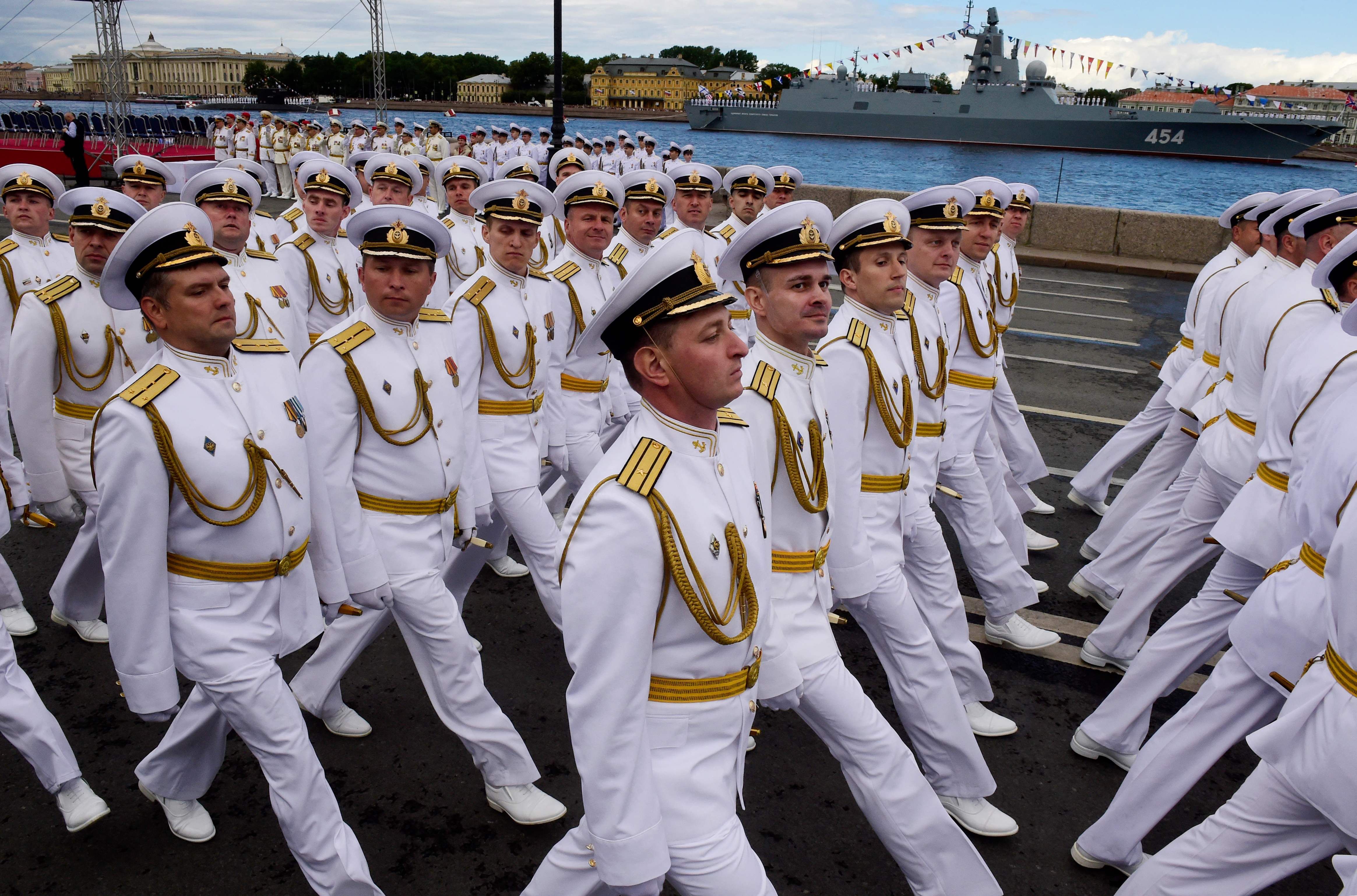 俄罗斯庆祝海军节_易看资讯网