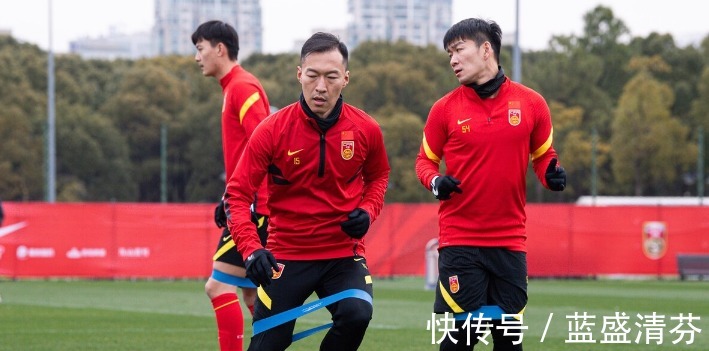 日本队|确认!日本5大将受伤,国足笑不出来4大强援形同虚设,召之难用!