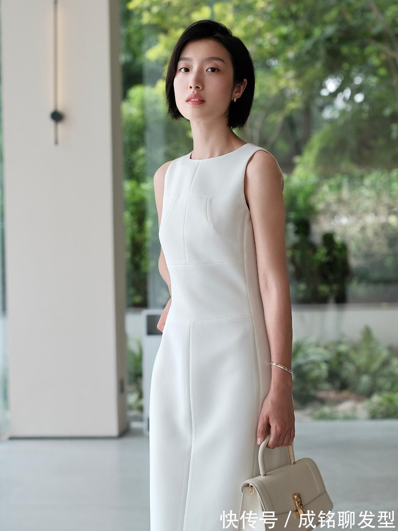 深色|上班族要美得高级，记住“连衣裙+尖头鞋”搭配公式，优雅又得体