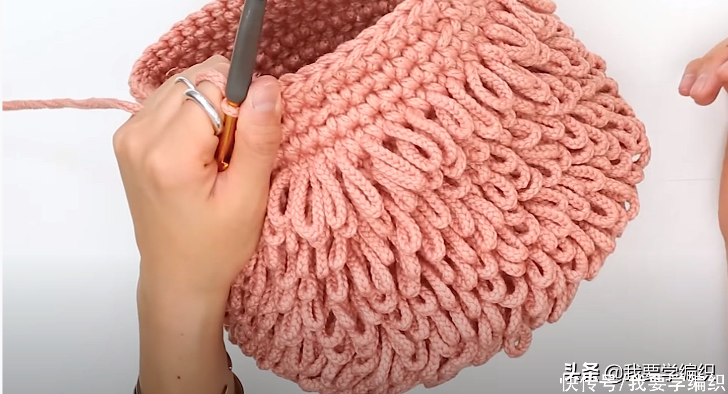 自己钩一款可爱又别致的手提包，刺猬包编织教程，新手入门级包包