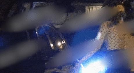 郑恺深夜与友人聚餐，拒绝美女搭车，婚后化身女性绝缘体