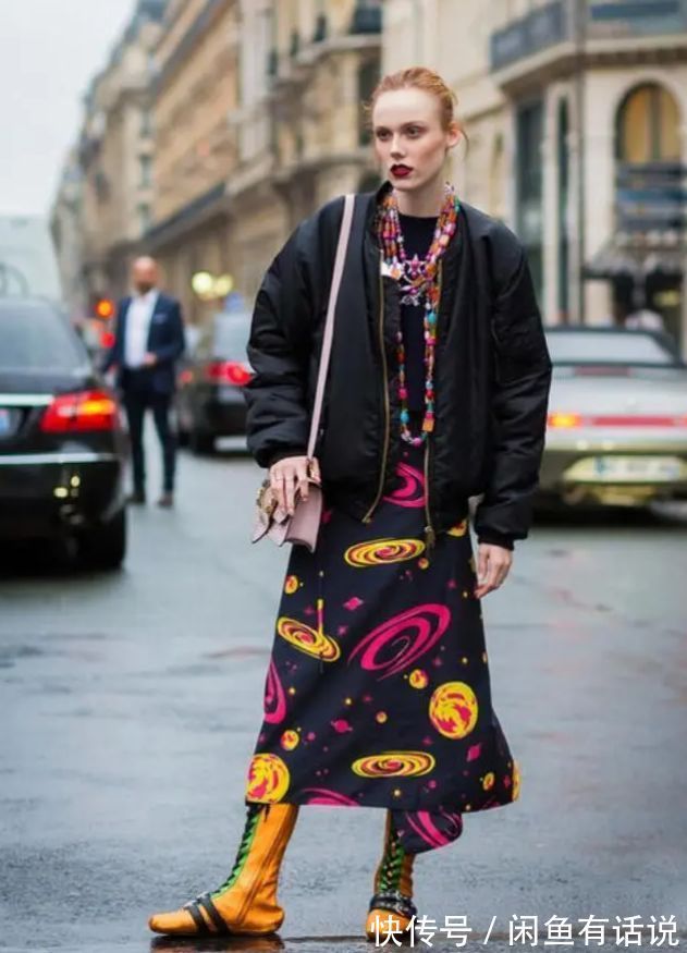 搭配|黑色大衣配什么内搭会显廉价?这3个雷区很多人不知道,建议收藏