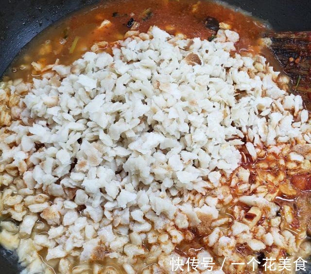 小炒泡馍,馍筋爽滑,料重味纯,酸辣开胃!