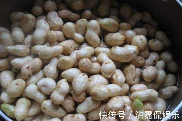 女性担心老得快,3种食物不放过,补血养血,祛风泻火,气色好了