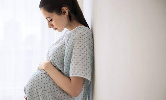 怀孕|怀孕8个月突然来例假,老公急忙送医院,医生检查后连连道喜