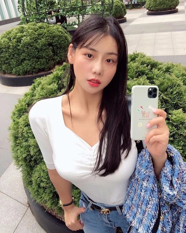 防晒|休闲宽松的衬衫,既能防晒,又能遮肉,真是典型的一衣两穿