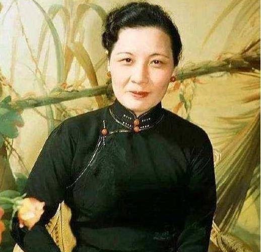 花圈|张学良去世,104岁宋美龄送一花圈,上面4字暴露两人真实关系