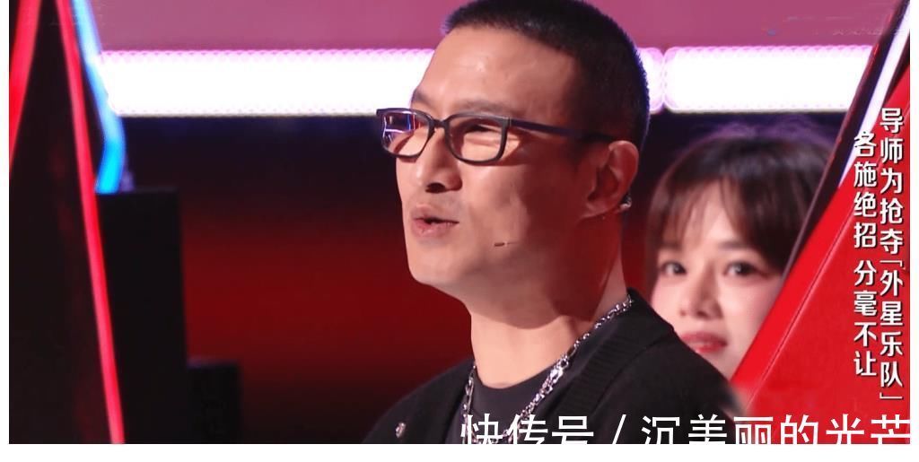 中國(guó)好聲音:學(xué)員實(shí)力不夠噱頭來(lái)湊,三位導(dǎo)師齊演戲,只有李克勤人間清醒