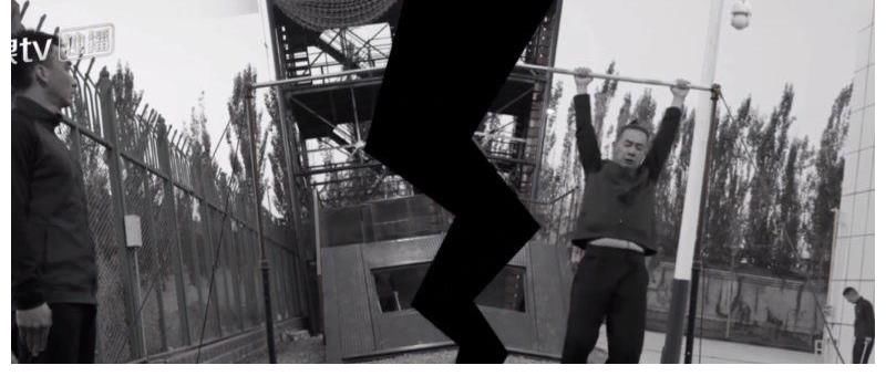 张智霖陈小春做引体向上,网友:标准的“架势十足、实战不行”