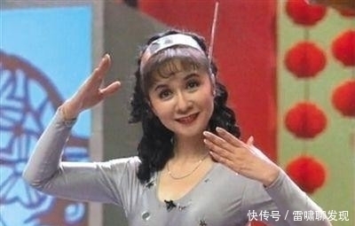 为了美连辨识度都不要了,蔡明笑都不自然了,这样值得吗?