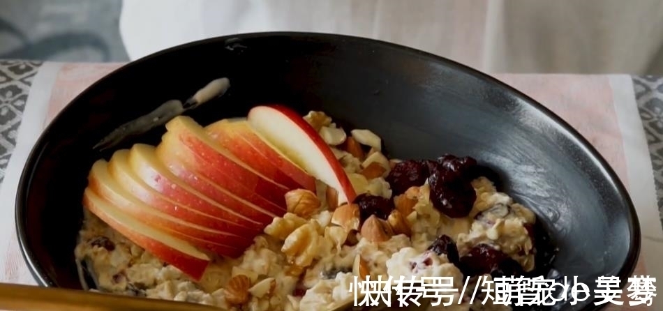 希腊酸奶|不论男女,早晨吃点它,口臭便秘逐渐消失,润肠通便,清淡养颜