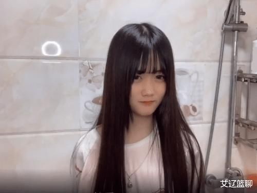 女孩换了款公主切发型后，居然优雅到让男生想