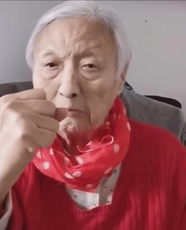 艺术家|又一位老艺术家病逝!时代记忆“甜姐儿”黄宗英,95岁寿终正寝