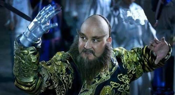 脱掉|康熙要杀死鳌拜,鳌拜当面脱掉上衣,康熙看后,捂着眼不敢杀他