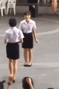 |搞笑GIF段子:这是你这个月的零花钱,抢到抢不到就看你自己了