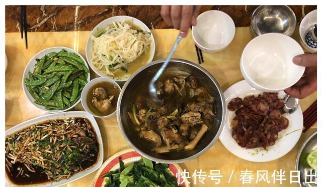 弟弟来帮我收小麦，当天我特意做一桌菜招待，饭后公婆亲自来感谢