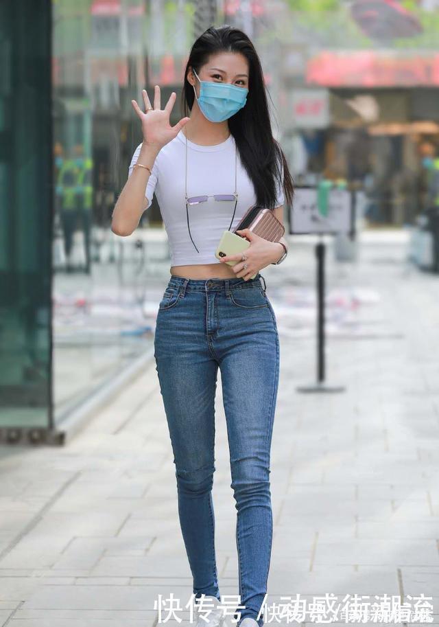 朋友之间 阳光明媚的美女,洋溢着甜蜜的微笑,美丽动人