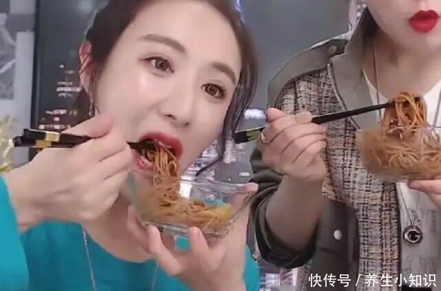 李佳琦薇娅又带火了5款美食，尝到味道就心心念念，你吃过几种！