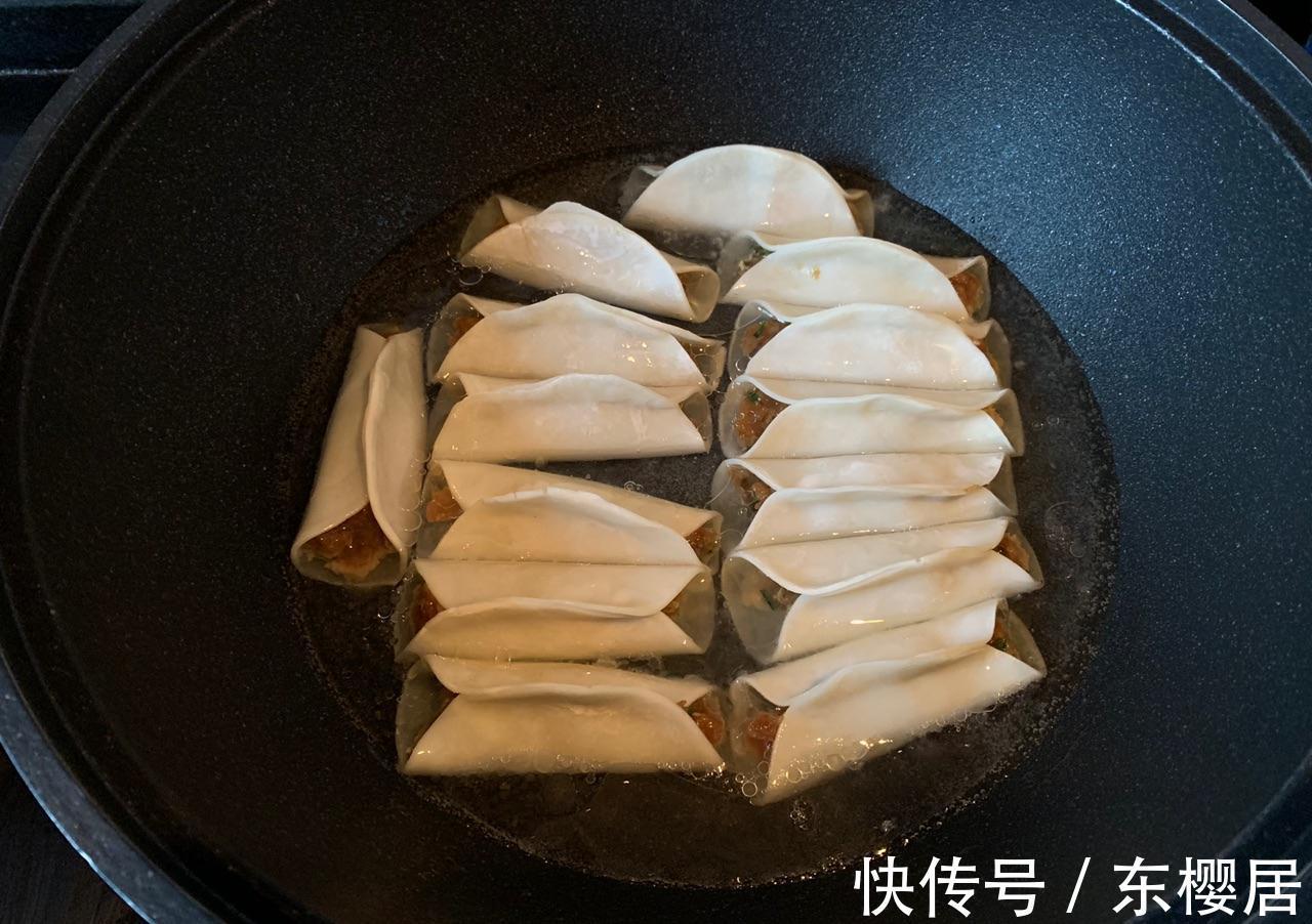 肉馅|自制鸡肉生煎锅贴,煎一煎就上桌,味道鲜美,做早餐正好