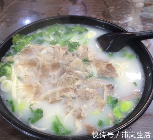 羊汤|炖羊肉汤,只需加入“白橙黄”,汤汁浓白味鲜美,羊肉软烂无膻味