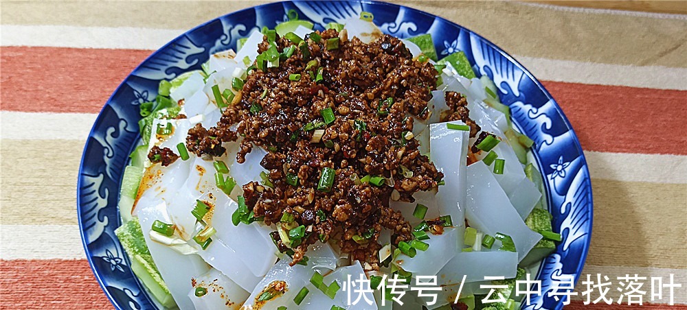豆瓣酱|夏天没有胃口，教你制作“臊子凉粉”，成菜酸辣爽口，比吃肉过瘾！