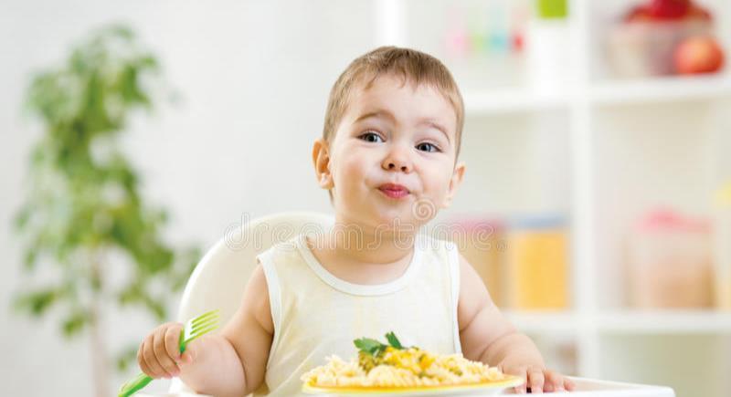 汤泡饭|汤泡饭虽然方便,但幼儿久吃却不好,孩子再爱吃,也别给宝宝多吃