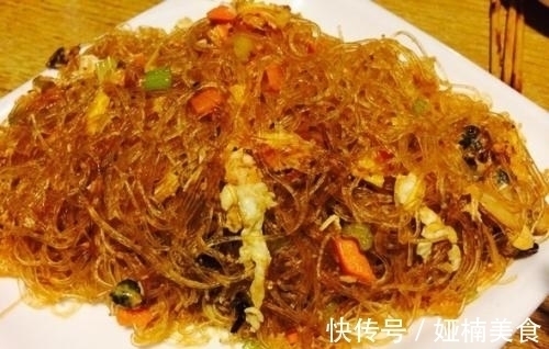 炒粉丝时，别焯水后就炒！加上这这1步，粉丝就不会粘锅了