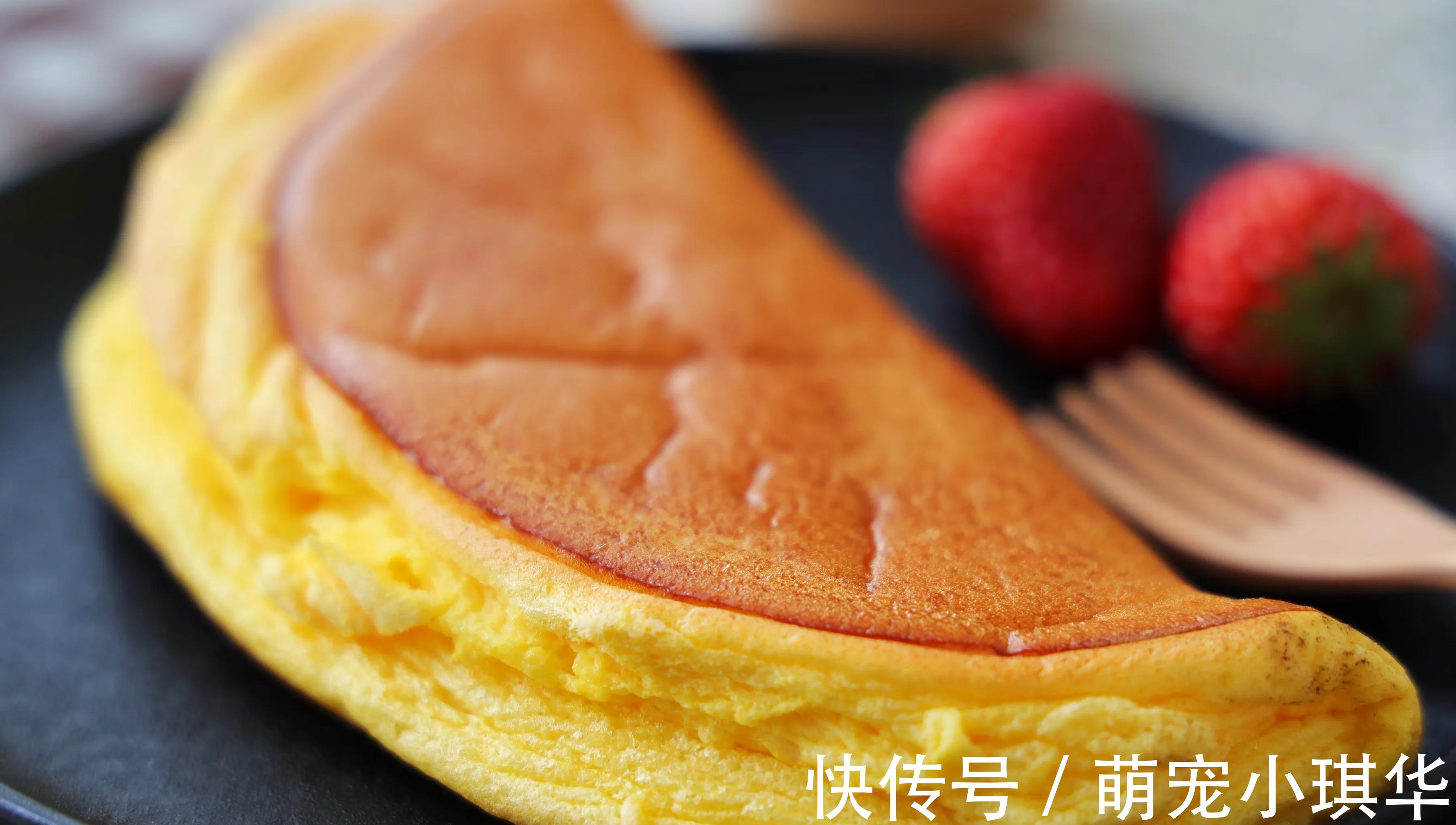 只要3个鸡蛋就能做出美味的早餐,不要面粉不要油,入口即化!