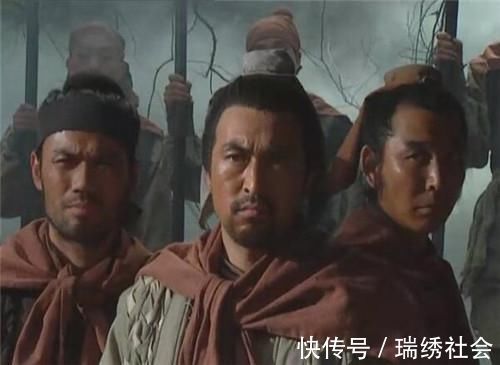 智取生辰纲@水浒最“心机”三人组:反对招安,处处和宋江作对,结果得了善终!