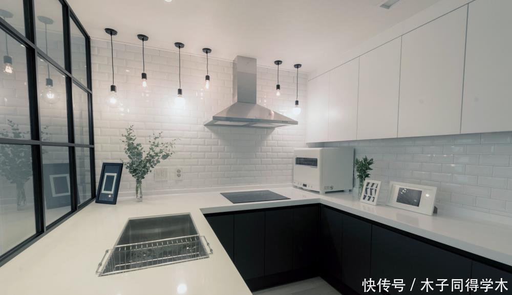 爸妈|装修跟爸妈反着来,他坚持全屋黑白配,90㎡完工后效果出乎意料