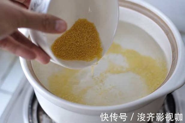 米油|小米粥，冷水下米还是水开下米很多人错，难怪不黏不香，没米油