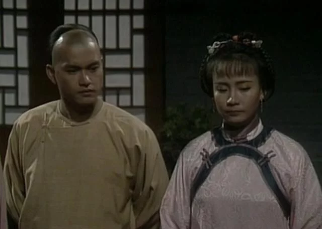 <p>而此时的姑姑孤苦无依,石达开不忍,于是将2个年长的儿子留在了姑姑的身边。一来可以照顾姑姑,二来,万一自己不测,也能留个血脉。这两个小孩在石达开死后,就改姓胡,因为姑姑所在的村子都姓胡。现在石达开的后代已经繁衍到第7代,总数有100多人,他们百年来死守这个秘密,但是内心知道自己是石达开的后代。</p>