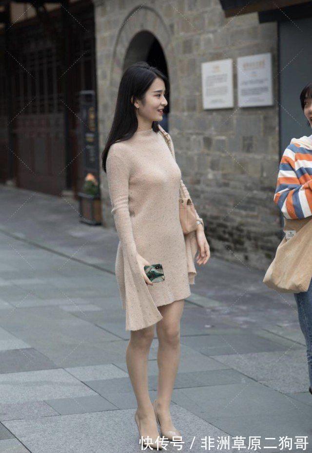 连衣裙|柔软的珍珠白连衣裙,穿起来更优雅,更有女人味