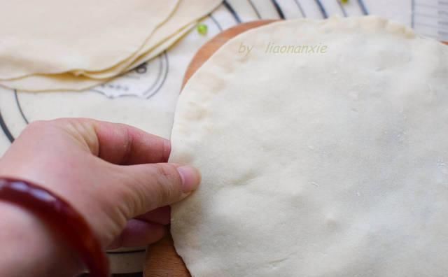 韭菜|做韭菜盒子,鸡蛋千万不能炒,这才是正确做法,韭菜鲜美鸡蛋软嫩