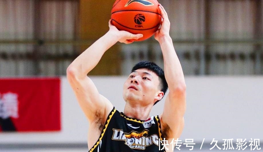 北京首钢|失去内线,辽宁男篮被北京首钢打爆,突显了韩德君和李晓旭重要性