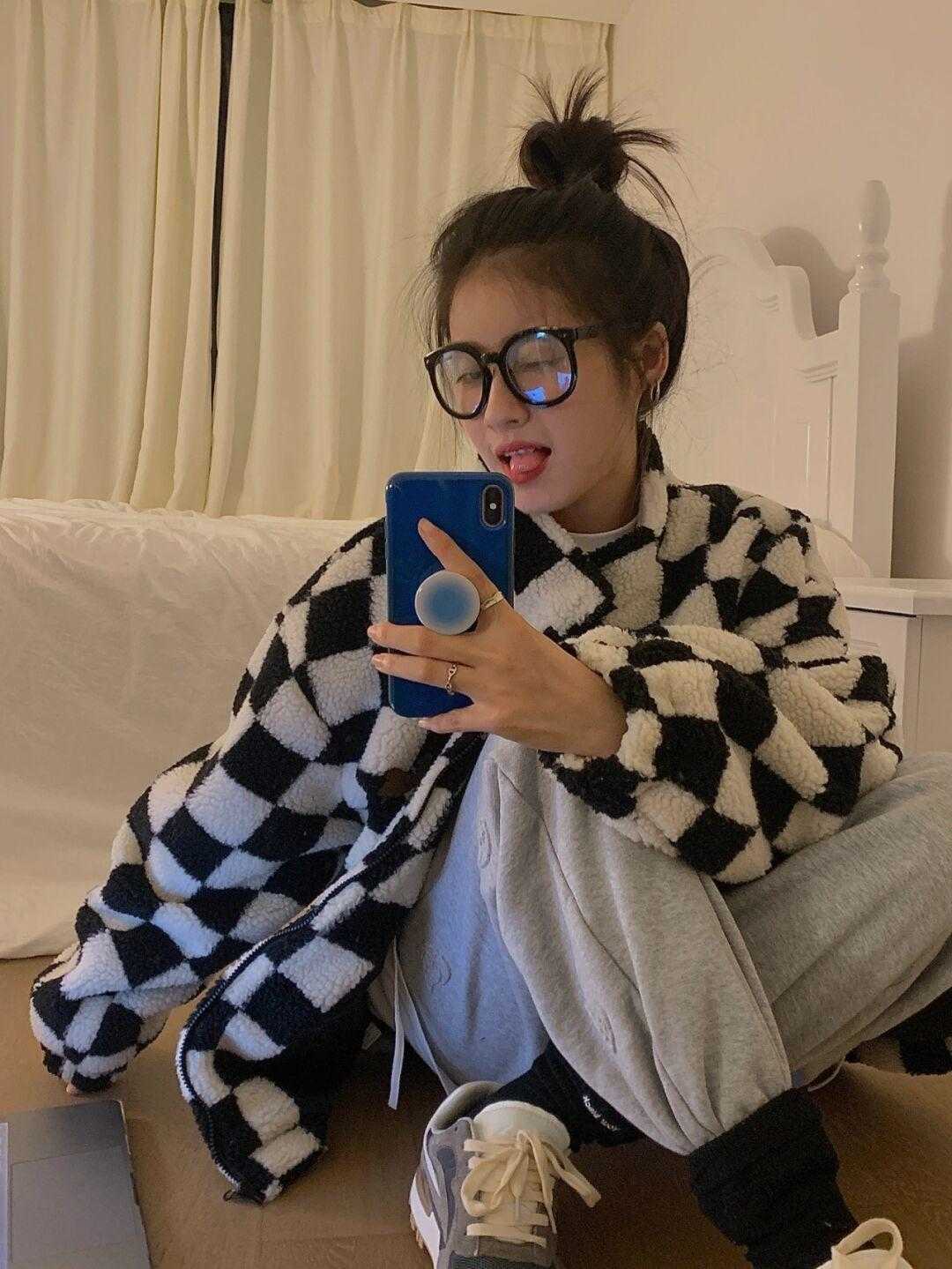 时髦精 时髦精们集合了!今年大火的棋盘格单品我给大家整理了,千万码住