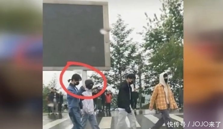 张艺兴开拖拉机兴奋得像个孩子,杨紫加盟cp感十足。