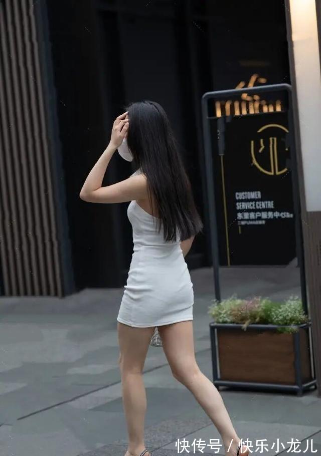 装扮 个性美观的连衣裙装扮更加显瘦优雅,玲珑身材尽情展露,富有质感