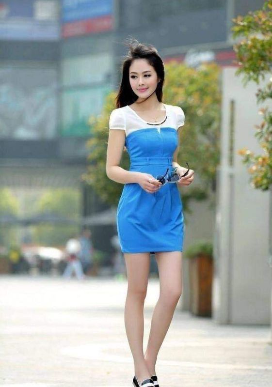 街拍:成熟知性的小姐姐,身材性感曲线感十足,优雅气质很迷人