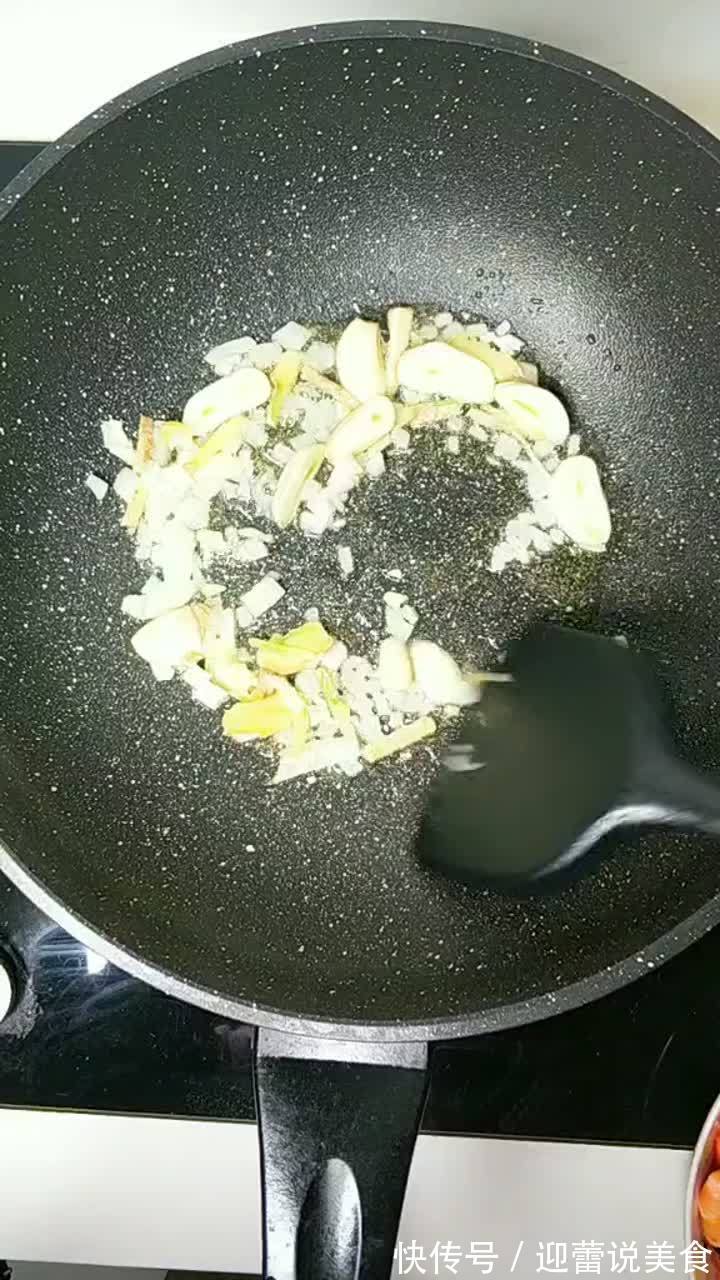 大虾别用水煮了，虾肉嫩滑香甜，食后齿颊生香，做法简单孩子喜欢