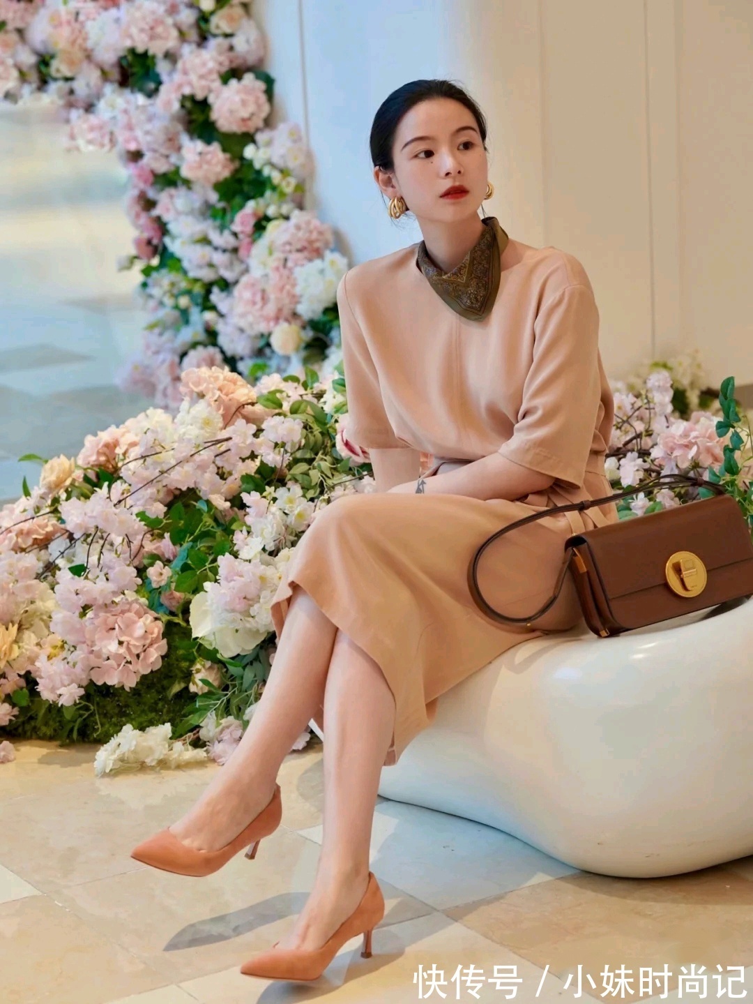 时髦|今秋火了一种风格,叫“温柔风”穿搭,时髦气质,充满高级感