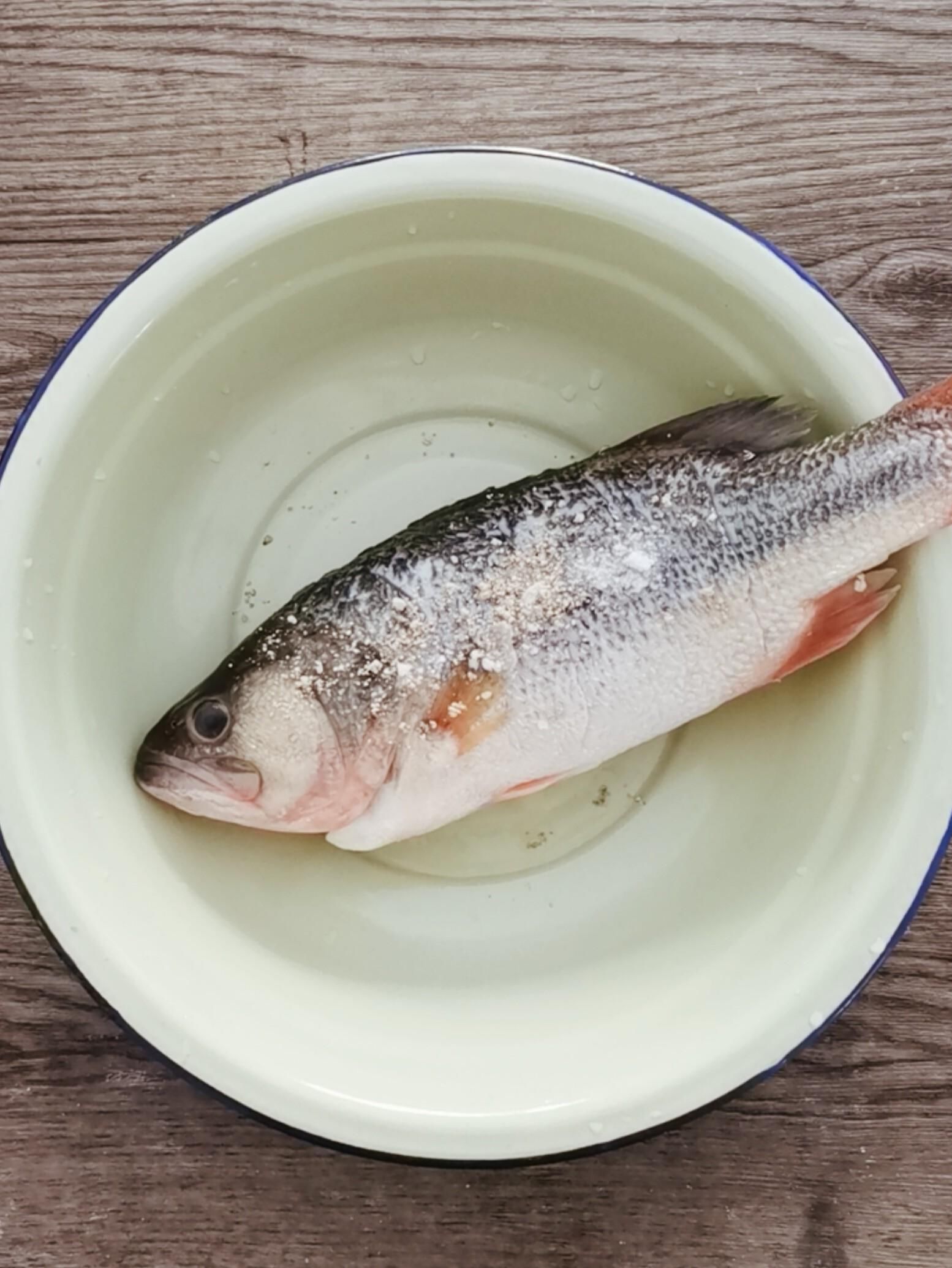 国人最常忽略的鱼，比草鱼营养，肉多刺少，价格不贵没人买