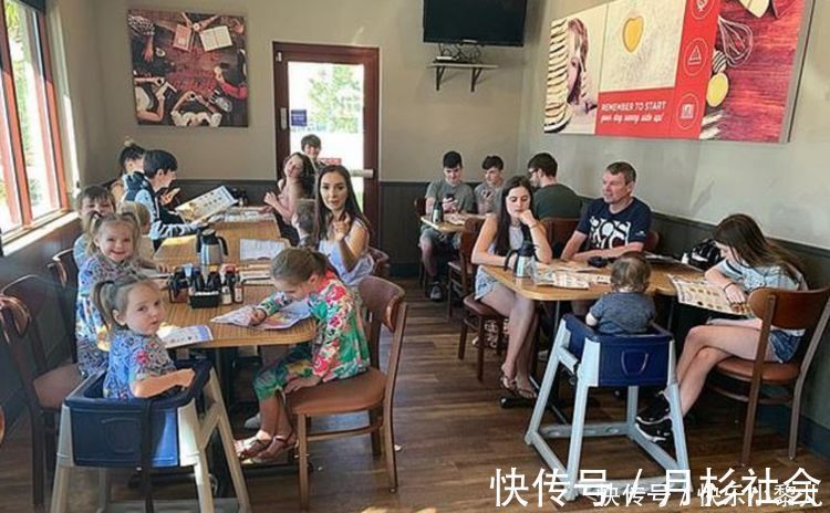 妈妈|英国“超人妈妈”,从14岁开始生头胎,如今21个孩子全家幸福美满