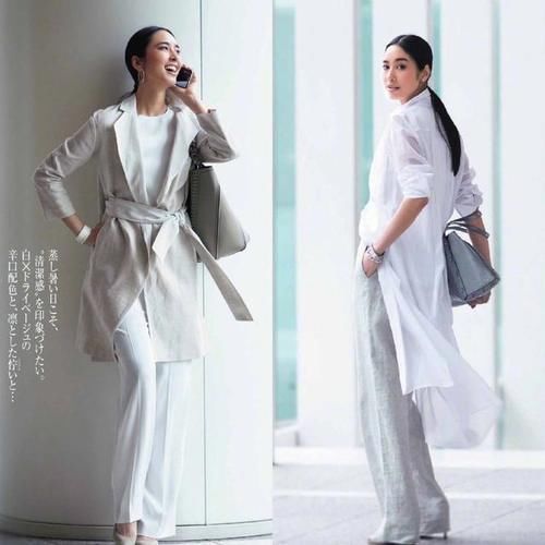 白色 秋天穿“白色+灰色”很简约,但要学会搭配才更高级!