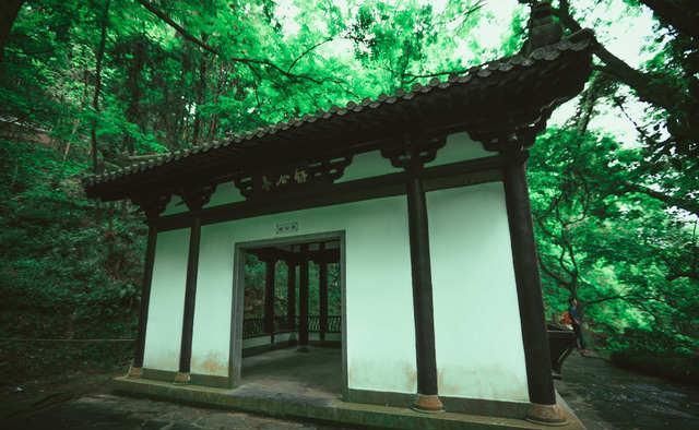 成千上万|峡谷流泉,崖壁盘石,印证了唐宋阶段成千上万大文豪的豪情壮志